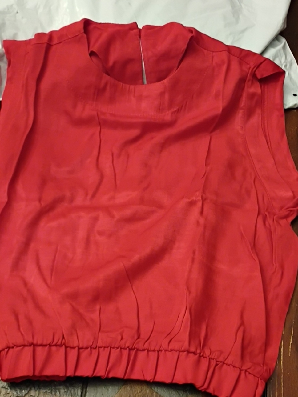 Sleeveless Red Women's Top - Classic Solid Style